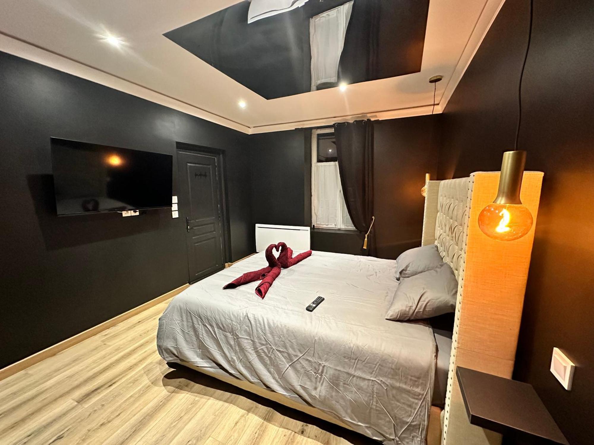 Dark Room Blois - Love Room Saint-Gervais-la-Forêt Extérieur photo